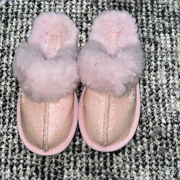 UGG Other - UGG Size 13 Kids' Cozy II Scuff Slipper